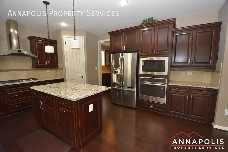402 Saint Martins Choice Ln — Photo 3