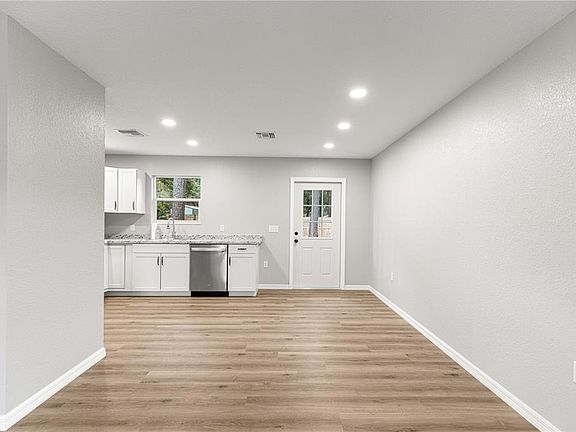 3rd image of 11060 NE 145TH LANE