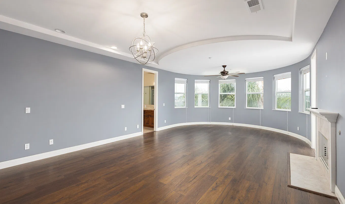 6 bed, 6762 sqft, $8,700 — Photo 1