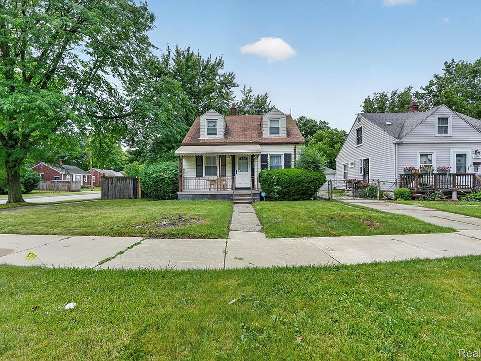 1st image of 19209 Beaconsfield St