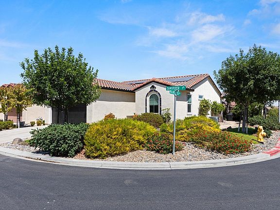 3rd image of 615 Sandpiper Place