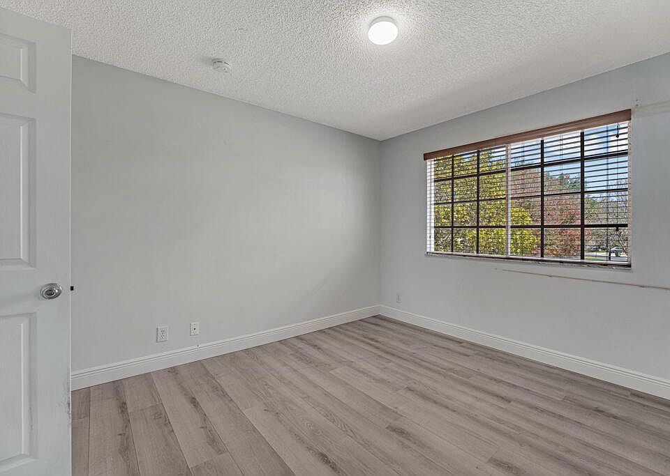 1st image of 813 Imperial Lake Road