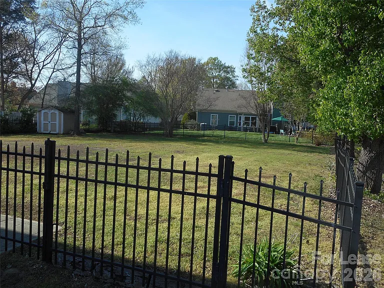 8431 Leeper Dr — Photo 4