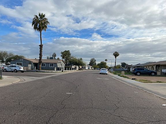 4th image of 6835 W Palm Ln