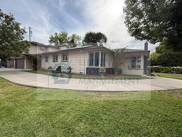 4 bed, 2701 sqft, $2,895 — Photo 1