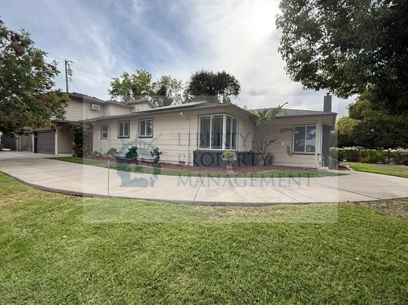 1006 W Benjamin Holt Dr, Stockton, CA 95207