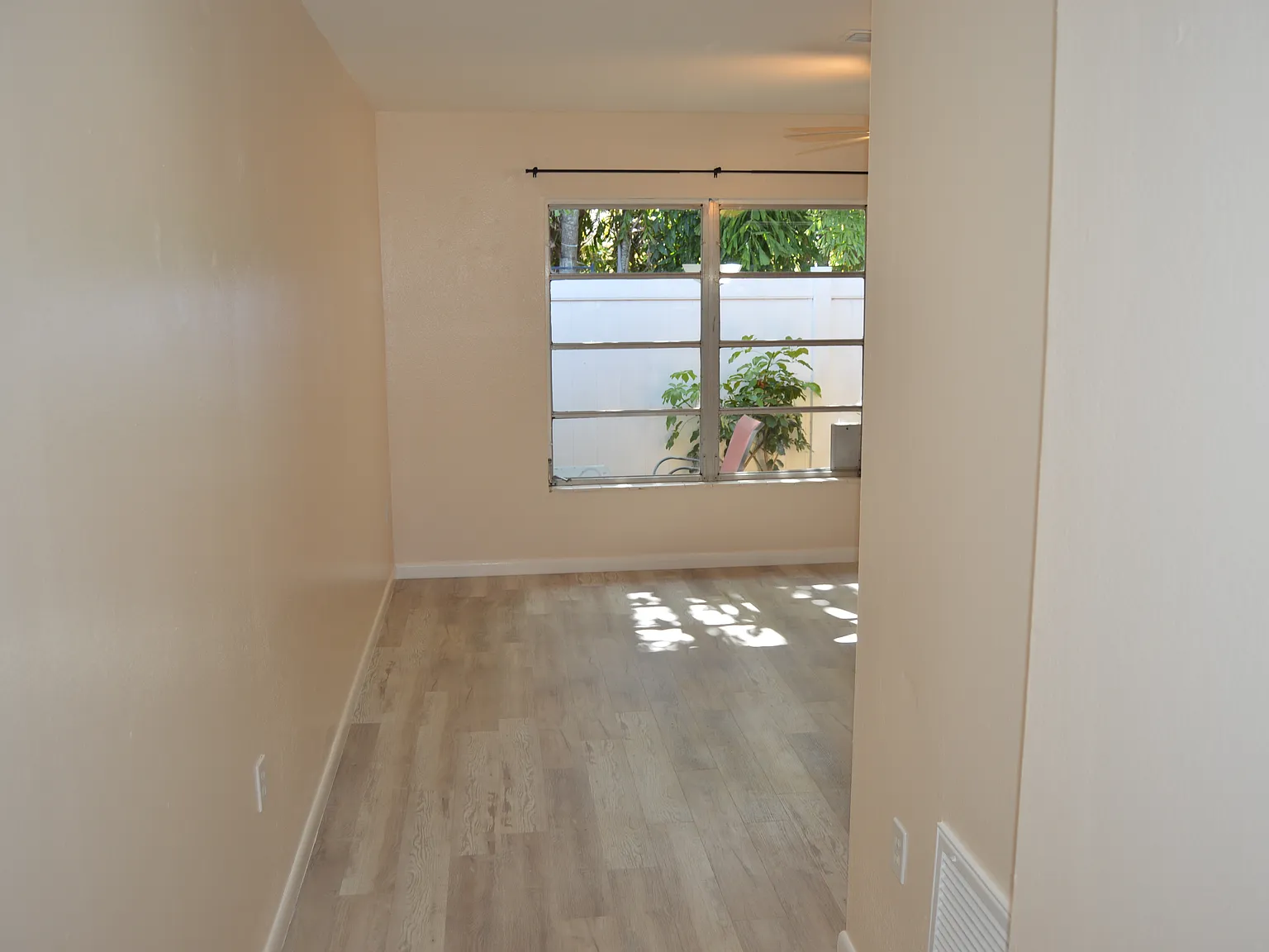 2 bed, 800 sqft, $1,575 — Photo 2