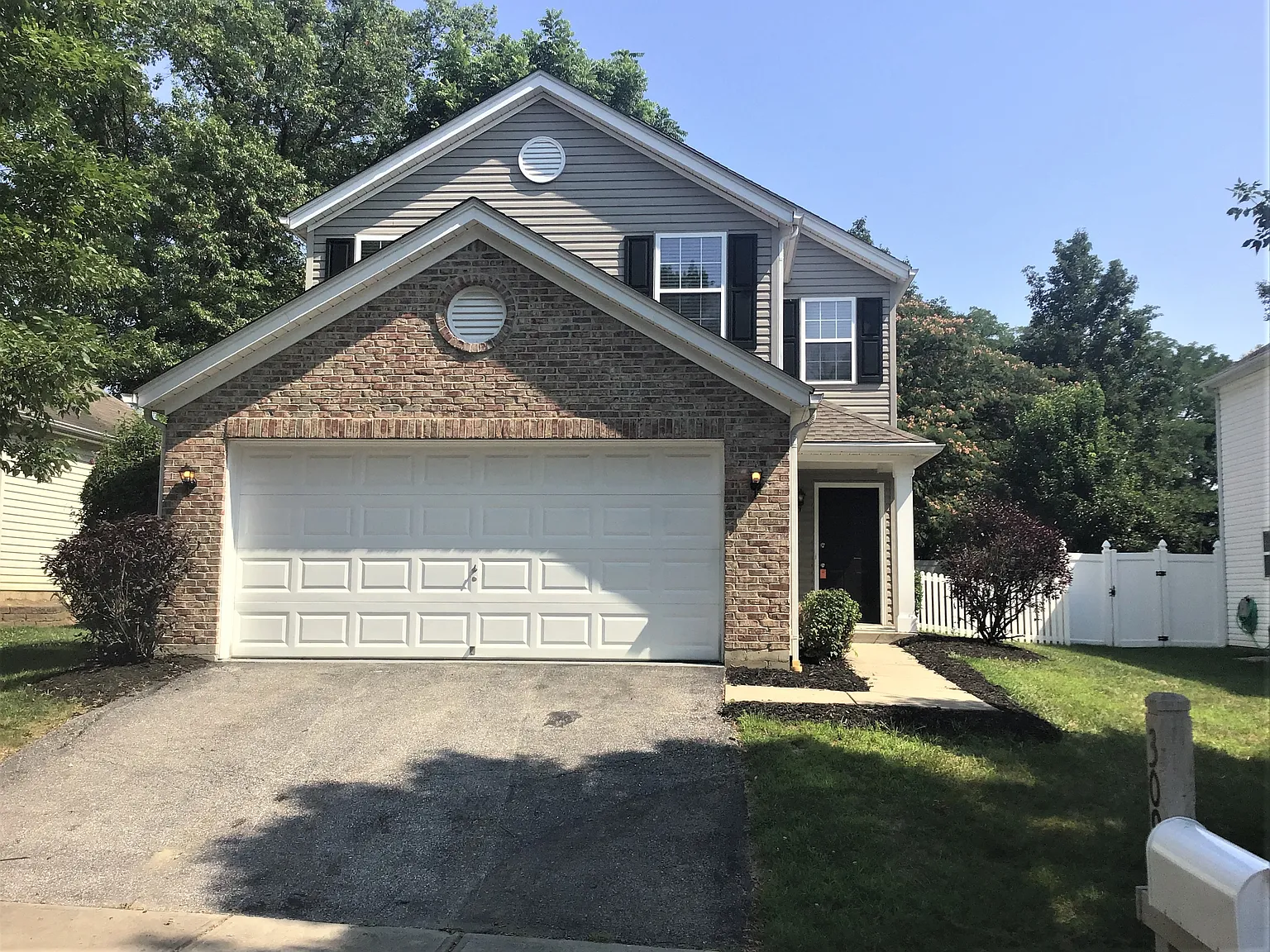 3 bed, 2.5 bath, 1480 sqft, $2,460 — Photo 1
