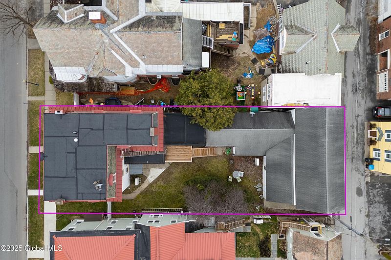 3rd image of 128 Circular Street