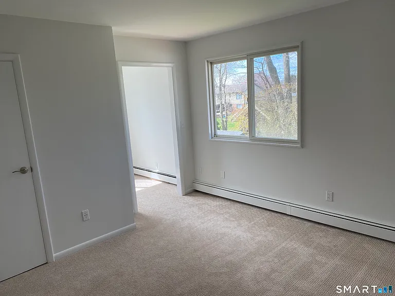 61 Kenilworth Dr W — Photo 10