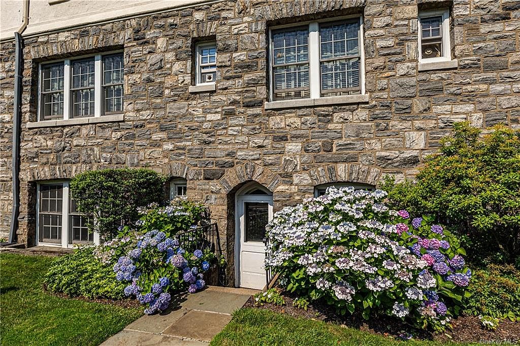 1 Eastbourne UNIT 1G, Bronxville, NY 10708 Zillow