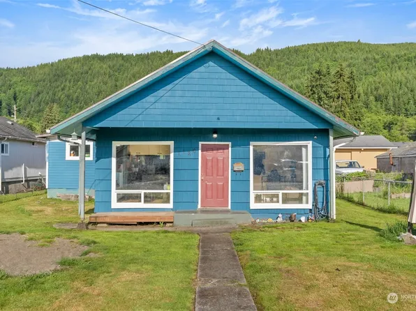 1120 Godfrey Street, Raymond, WA 98577