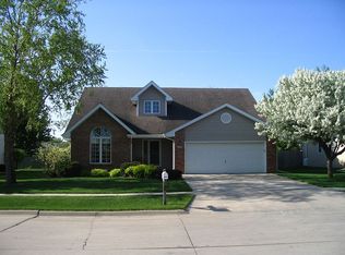 2319 N 7th Ave E, Newton, IA 50208