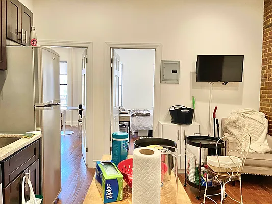 Rented by Jeffrey Mosczyc, LREB | media 6