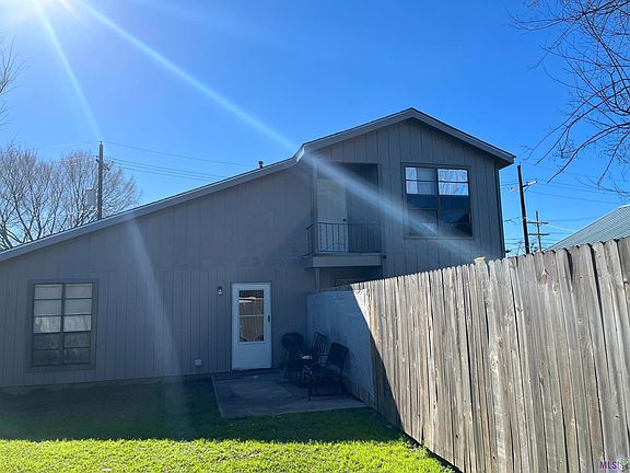3rd image of 23611 Oak St