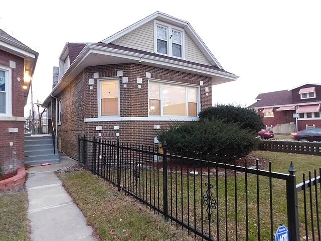 8057 S Harvard Ave photo 1