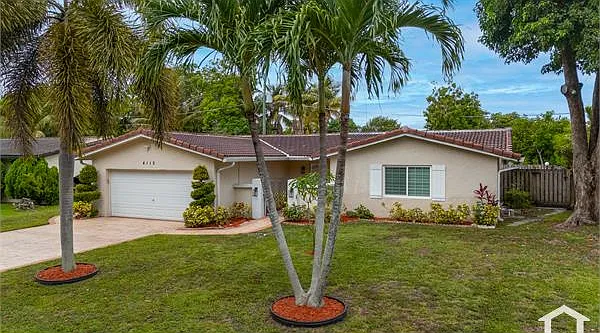 4112 NW 78th Ln — Photo 2