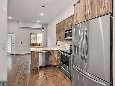 2nd image of 1803 N 6th St #B