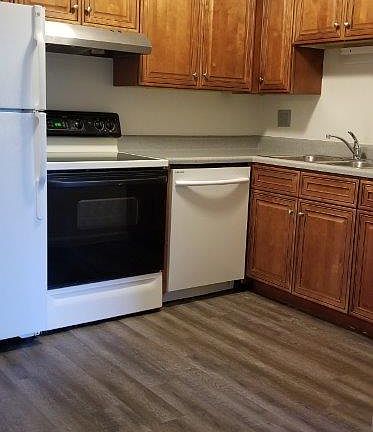 Kitchen with dishwasher