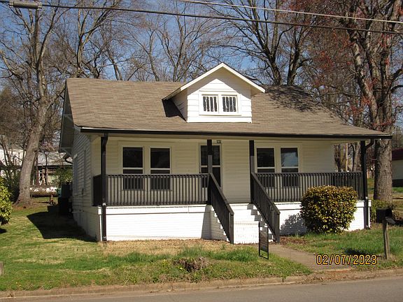 3rd image of 322 E 20th St
