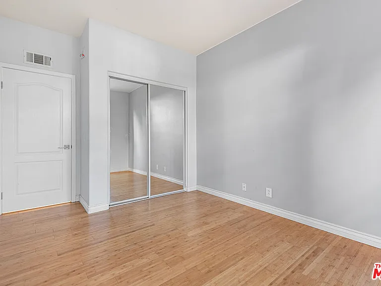 24310 Belford Ct — Photo 37