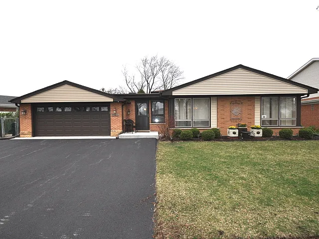 7802 Palma Ln photo 1
