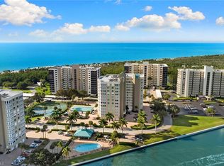 21 Bluebill AVE #904B, NAPLES, FL 34108