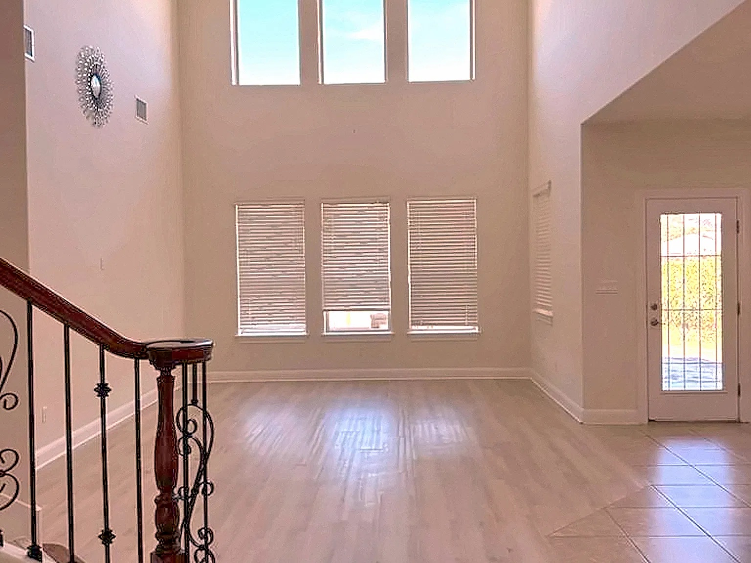 5 bed, 3.5 bath, 3651 sqft, $3,049 — Photo 3