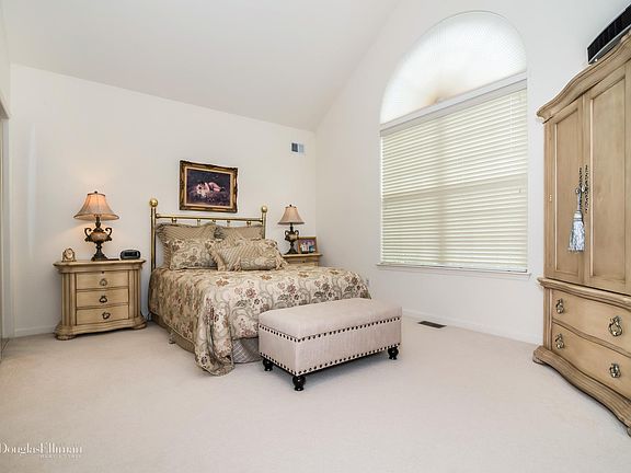 5th image of 125 Constantine Way