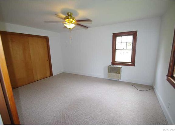 5th image of 6688 Putnam Dr