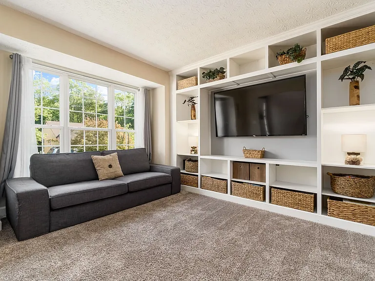W Hull Dr — Photo 20