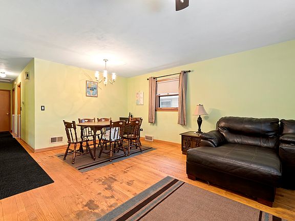 5th image of 2224 Linden Ave