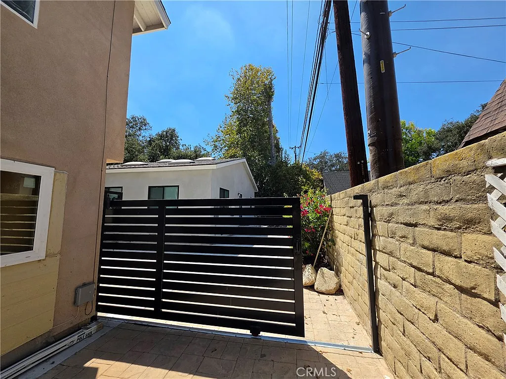 1 bed, 800 sqft, $2,900 — Photo 2