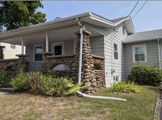 29 Madison St, Pawtucket, RI 02861