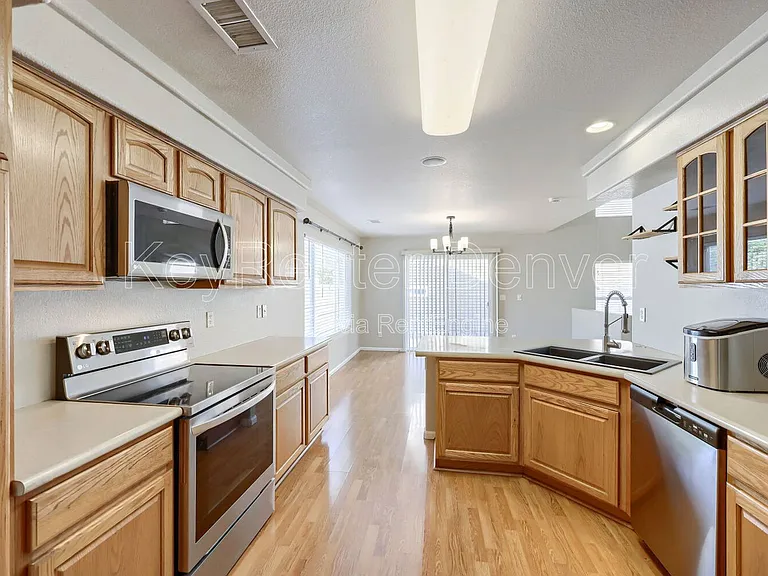 19026 E 51st Pl — Photo 4