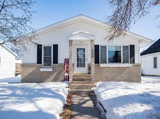 1009 Cherry St, Grand Forks, ND 58201