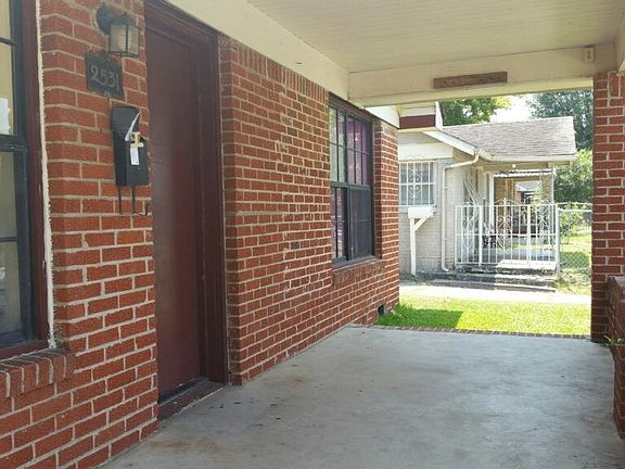 2nd image of 2531 Wilshire St