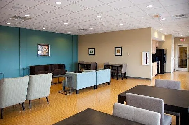 King Edward Apartments — Photo 13