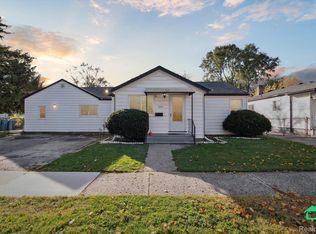 8444 Jewett Ave, Warren, MI