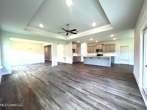 2nd image of 4984 Fern Dr