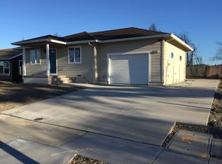 3689 Hemlock St, Santa Rosa, CA 95403