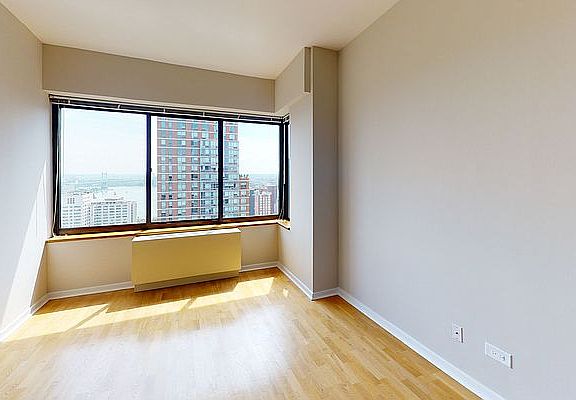 3rd image of 175 E 96th St APT 26H
