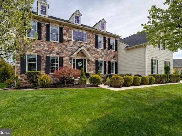 3 Pennock Dr, Garnet Valley, PA 19060