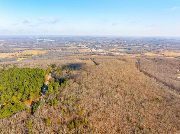 Castle Dr, Batesville, AR 72501