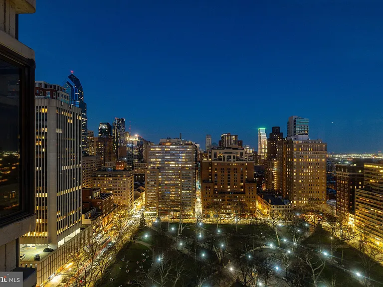 210 W Rittenhouse Sq #2106-2107 — Photo 26