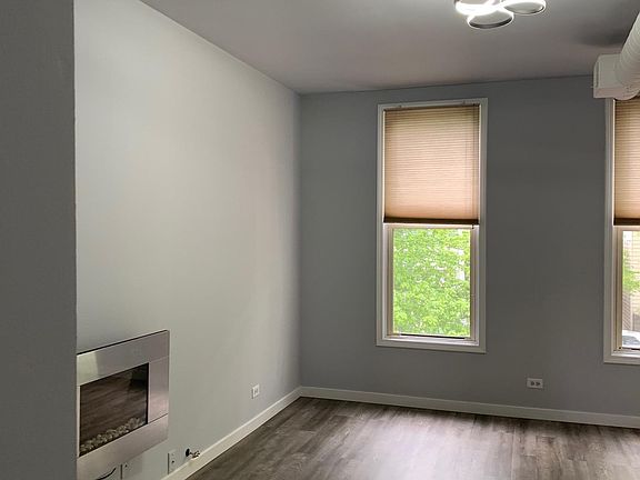 4th image of 3119 N Southport Ave