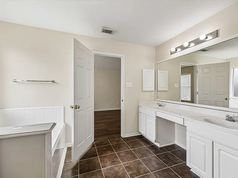 15519 Hickory Dale St — Photo 9