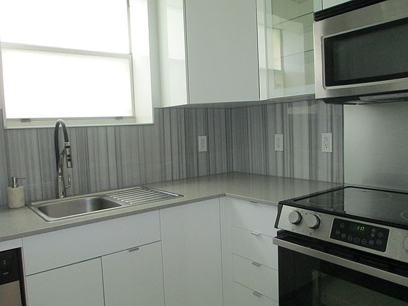 5th image of 1051 Euclid Ave APT 110