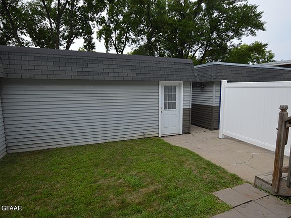 5th image of 922 N 39th St