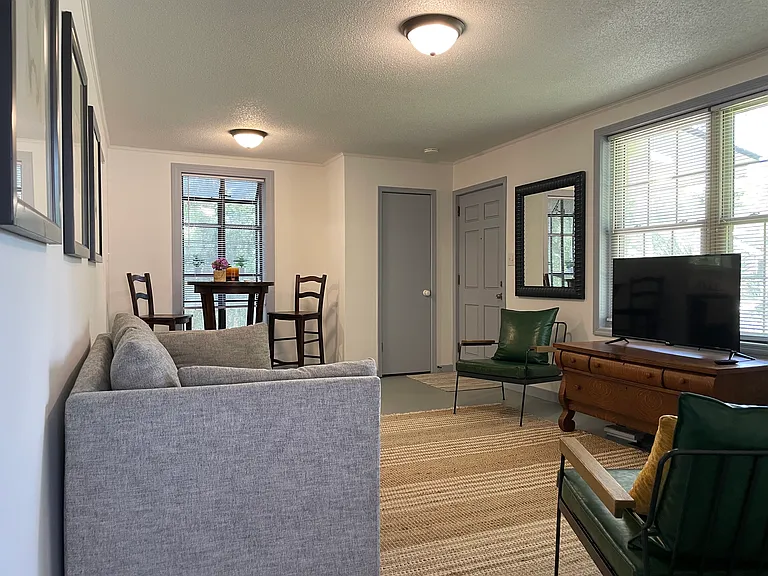 2107 Saint James Dr — Photo 13